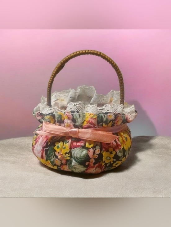 Avon Handbags - ⚕️Avon Victorian Rose Garden Basket | With Box & Scented Petals